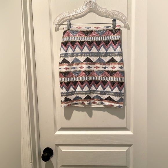 Bebe Sequined Covered Aztec Motif Sleeveless Crop Top w Matching Mini Skirt - Picture 8 of 11